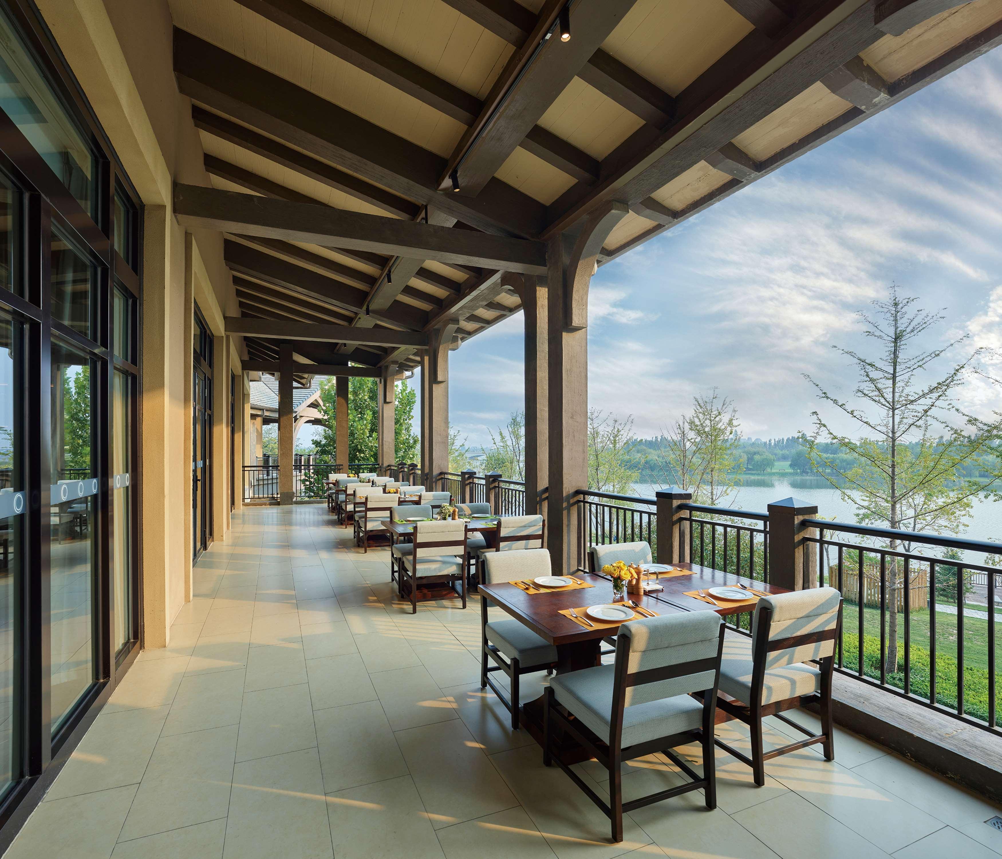 Hilton Wenan Hotel Langfang Exterior foto